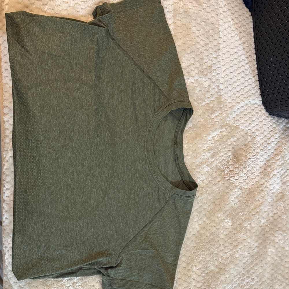 lululemon athletica Green Short Sleeve Tee